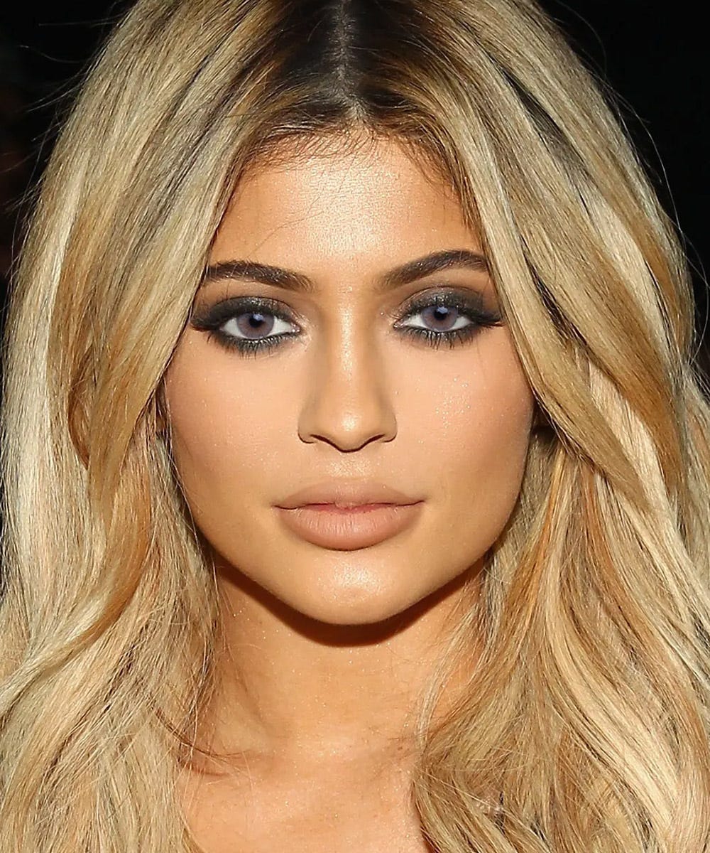 Kylie Jenner gray eyes with colored contacts