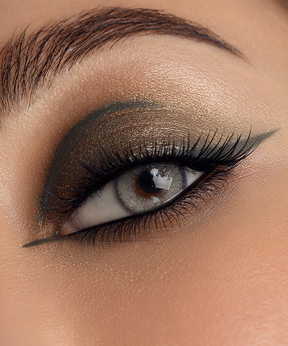 Summer Makeup Trend 3 - Negative Space Eyeliner